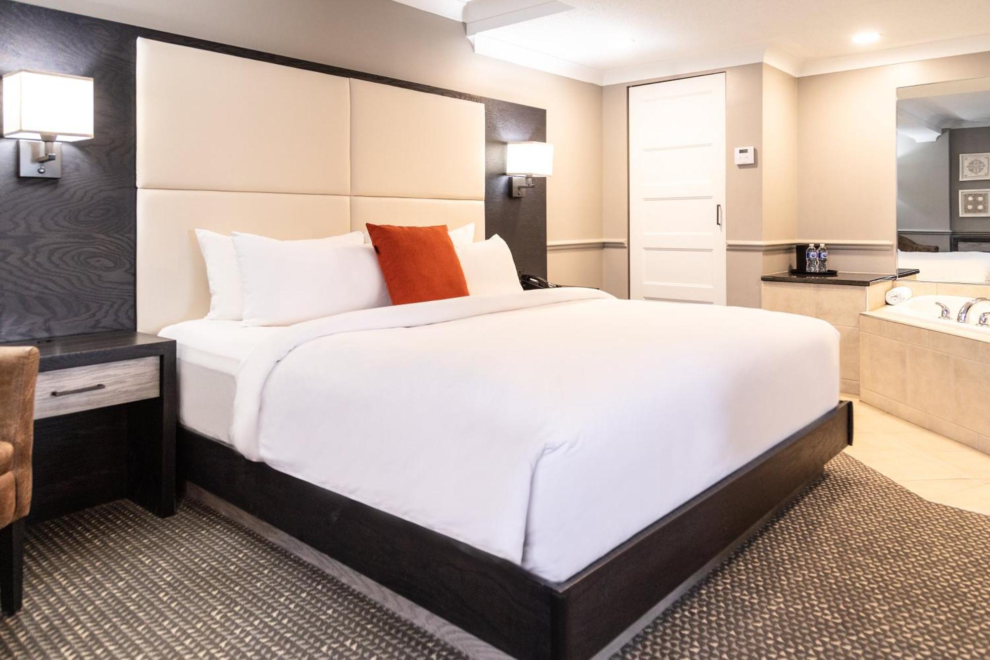 คราวน์ พลาซา เฟรดเดอริกตัน ลอร์ด บีเวอร์บรูก Hotel เฟรดริกตัน ภายนอก รูปภาพ